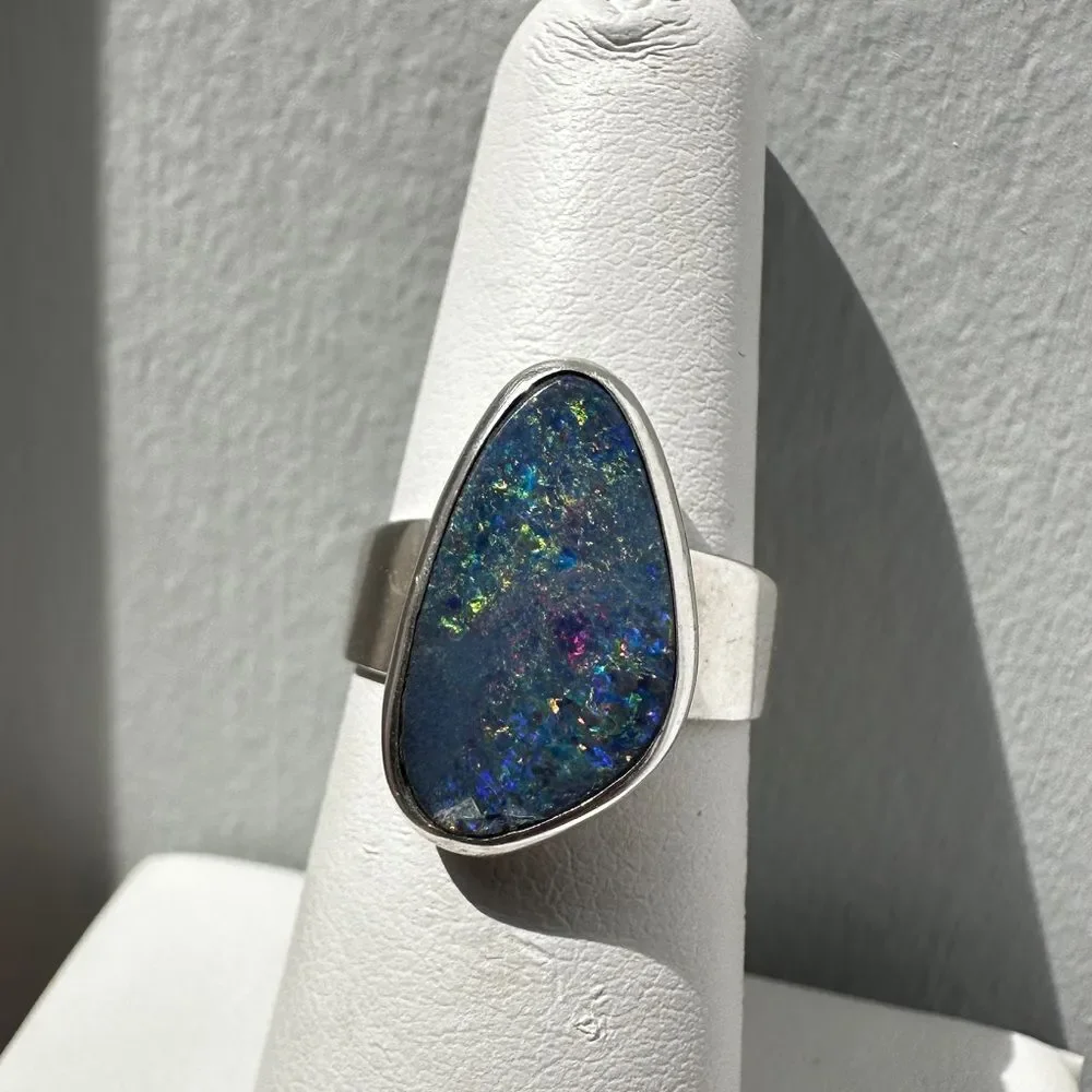NWT 10x16mm Australian Opal in Bali silver ring!